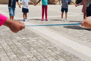 I bambini si riprendono le piazze: partito il grande girotondo da Nord a Sud Italia