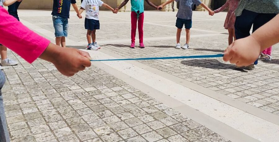 I bambini si riprendono le piazze: partito il grande girotondo da Nord a Sud Italia