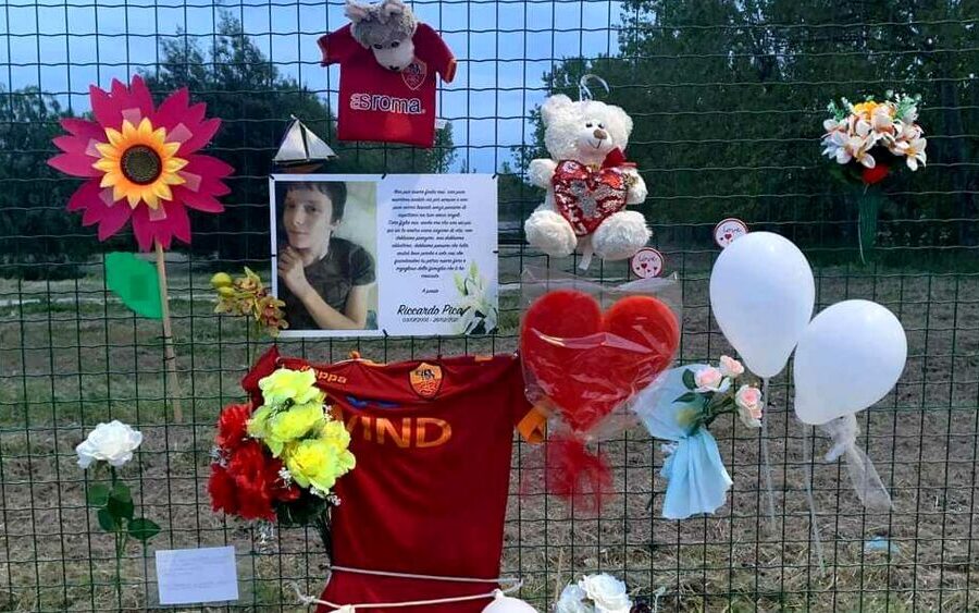 Rubata la maglia della Roma del ragazzo morto, mobilitazione social per Riccardo