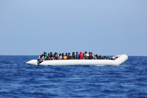OPERAZIONE SALVATAGGIO IN MARE FRONTEX

MIGRANTI

ONG

GOMMONE

ACQUA

OPERAZIONE UMANITARIA 

SALVATAGGI

MEDITERRANEO

NAUFRAGIO

NAUFRAGHI

NAUFRAGI