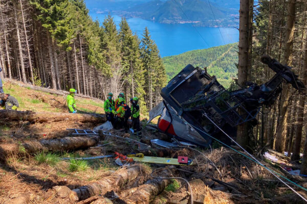 CADUTA FUNIVIA STRESA MOTTARONE
CABINA PRECIPITATA
VIGILI DEL FUOCO