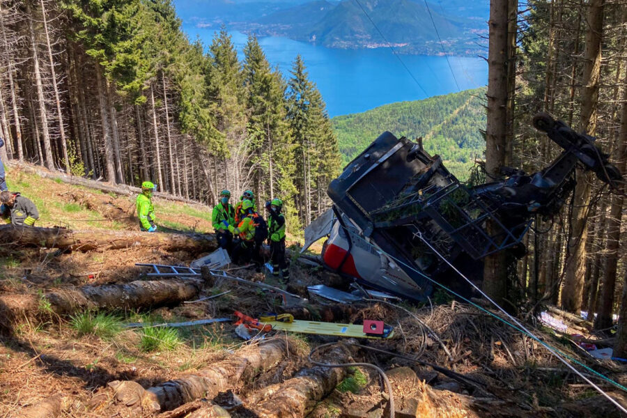 CADUTA FUNIVIA STRESA MOTTARONE
CABINA PRECIPITATA
VIGILI DEL FUOCO