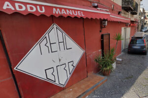 Racket, fiamme a pub e tabaccheria a Napoli est: “Mai subito minacce”