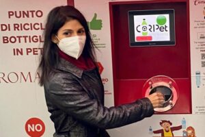 Le macchinette mangiaplastica