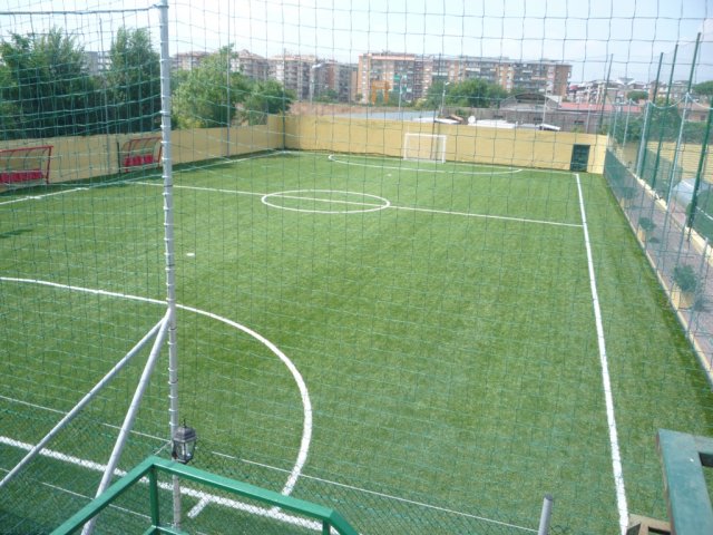 Roma, chiude la scuola calcio di San Lorenzo: “Colpa dei roghi tossici”