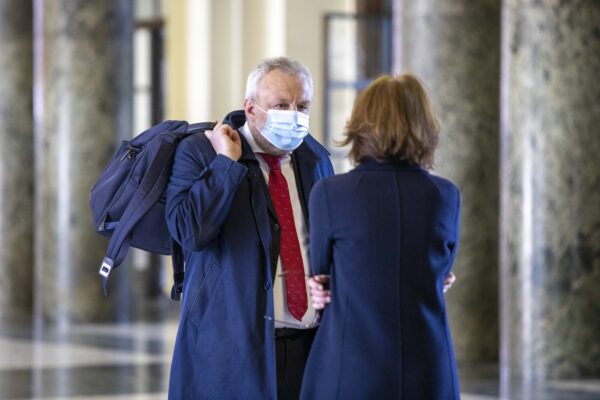 L’ex sindaco di Lodi Uggetti massacrato per 5 anni e poi assolto: non ha vinto la giustizia