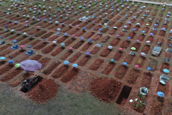 Covid, il Perù cambia criteri e diventa il Paese col più alto tasso di mortalità