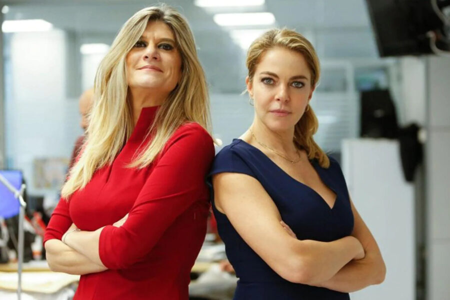 Chi è Federica Angeli, la giornalista sotto scorta protagonista di “A mano disarmata”