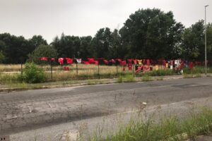 Muro di magliette per Riccardo