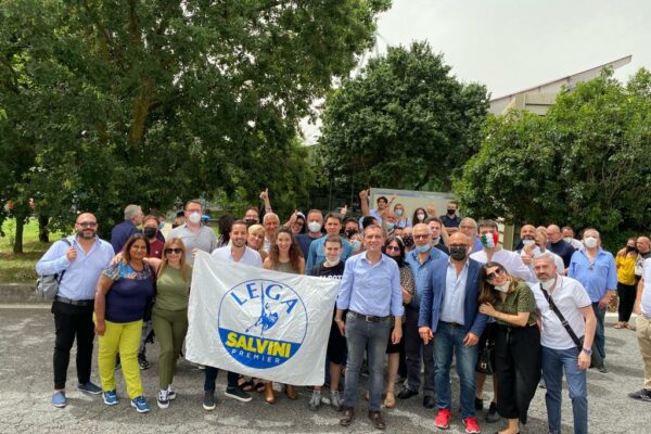 I leghisti napoletani in piazza con Salvini a Roma, Nappi: “Alle Comunali sceglieranno noi”