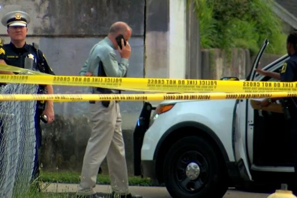 “E’ il bambino più forte del mondo”, colpito durante sparatoria migliora: la speranza della madre