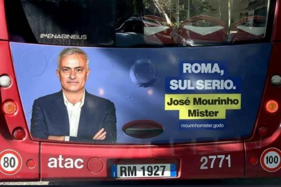 Il fotomontaggio con lo spot di Calenda