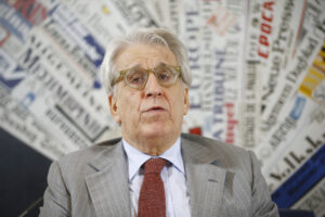 Intervista a Luigi Manconi: “Contro Mimmo Lucano accanimento giudiziario, scendiamo in piazza”