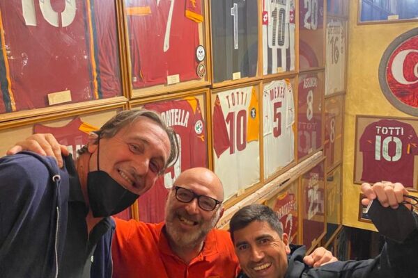 David Pizarro con Francesco Testa e Alessandro Angeloni del Messaggero