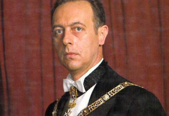 Scacco al Re , scoppia la guerra per l’eredità di Amedeo di Savoia