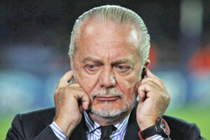 I tifosi del Napoli tra astio per De Laurentiis e il sogno impossibile delle sceicco Al Thani I tifosi del Napoli tra astio per De Laurentiis e il sogno impossibile delle sceicco Al Thani