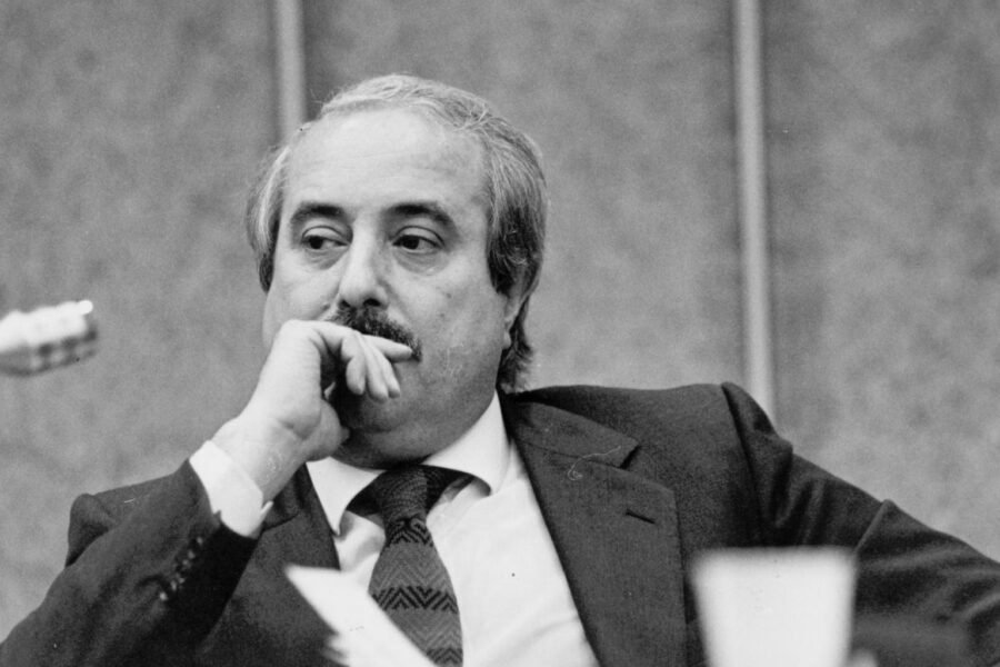 Scrivere di mafia come faceva Falcone