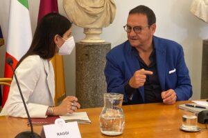 Virginia Raggi e Mario Baccini in Campidoglio