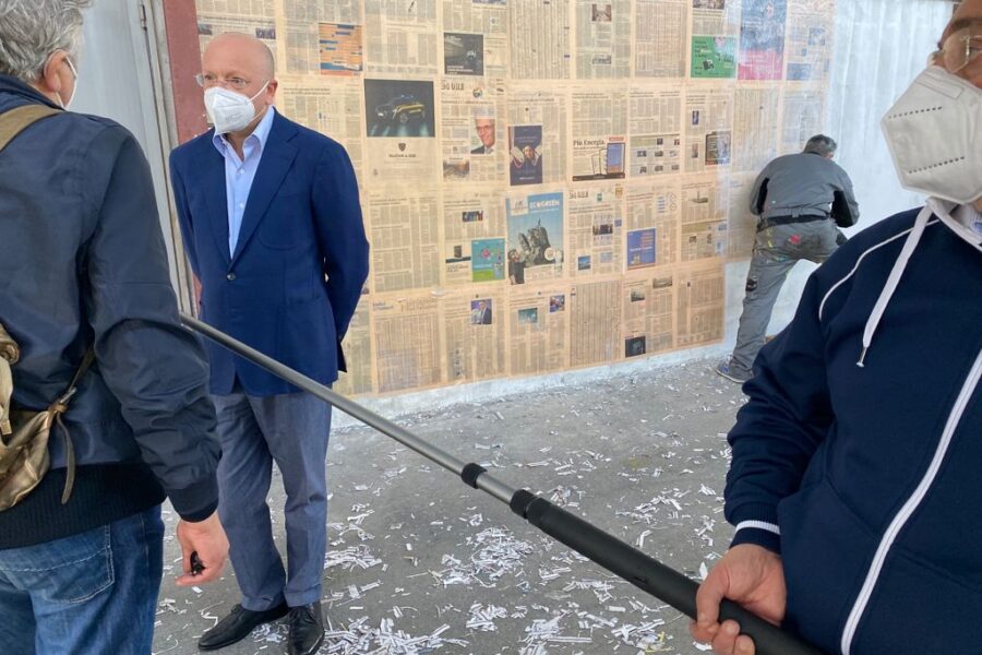 Salerno letteratura, il presidente di Arti Grafiche Boccia dona una scultura dell’artista Vincenzo Vavuso