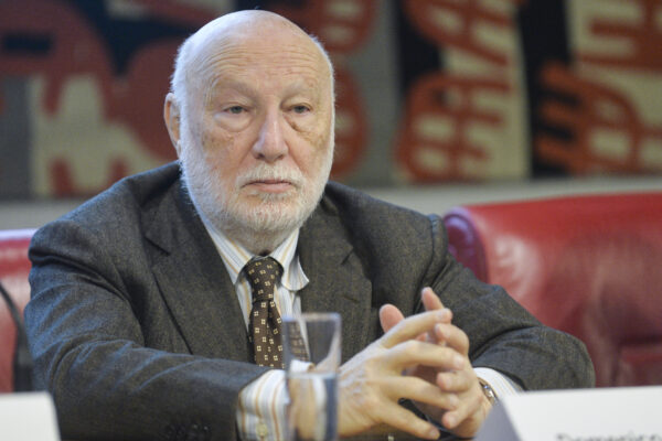 “Grillo ha avuto paura della proposta di Conte”, intervista a Domenico De Masi