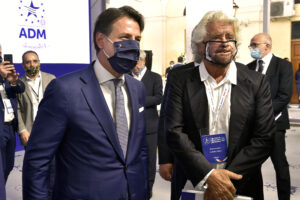 Grillo si precipita a Roma, il partito di Conte non gli va giù…