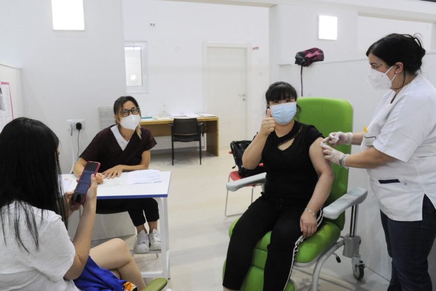 La variante Delta corre tra le regioni: “Ad Agosto sarà dominante”