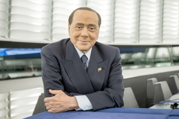 Berlusconi, niente pensione: “Sto bene, con Meloni e Salvini partito unico entro il 2023”