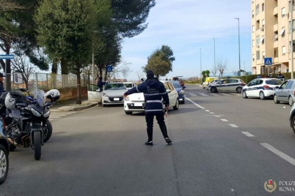 La Raggi chiude le spaccio: a Roma isole pedonali da Tor Bella Monaca a San Basilio