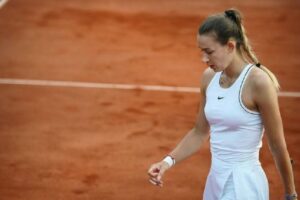 Scandalo al Roland Garros, arrestata la tennista Yana Sizikova: l’ombra delle scommesse sullo Slam di Parigi