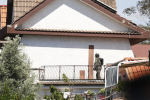 Foto Cecilia Fabiano/ LaPresse 
13 Giugno 2021 Roma (Italia)
Cronaca 
Sparatoria ad Ardea, un uomo uccide due bambini ed un uomo sulla bicicletta 
Nella Foto: i rilievi dei Carabinieri  
Photo Cecilia Fabiano/ LaPresse 
June 13, 2021 Rome (Italy) 
News 
Shooting in the street in Ardea, killed an elderly man and two kids
In The Pic: the police on the shooting place