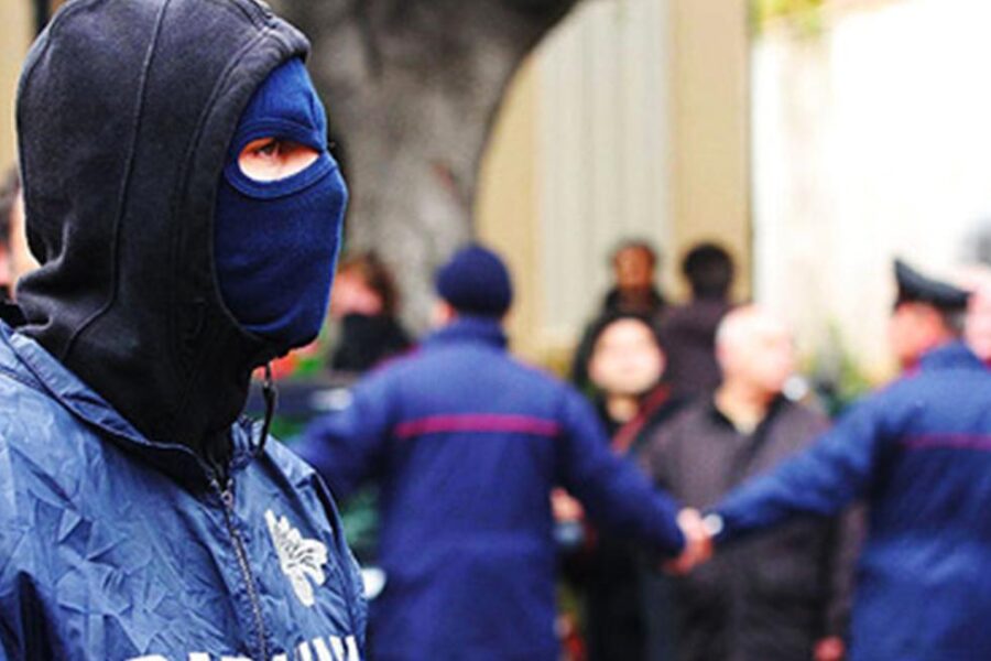Retata contro il clan Amato-Pagano tra Napoli e Caserta: 31 arresti e sequestri per 25 milioni