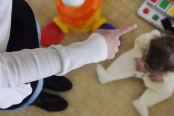 Blitz nell’asilo degli orrori: peperoncino negli occhi e nelle natiche dei bambini Blitz nell’asilo degli orrori: peperoncino negli occhi e nelle natiche dei bambini