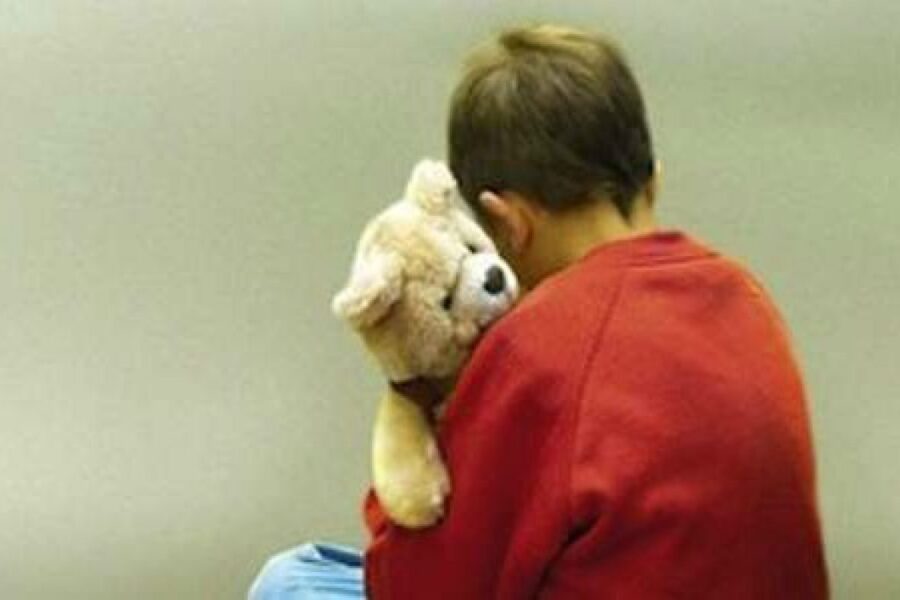 Donna sfrutta il figlio di nove anni per ritirare i soldi della droga: arrestata ad Andria