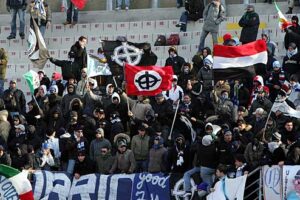 Croci celtiche in curva