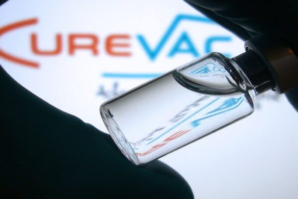 Il vaccino tedesco CureVac è un flop, efficace solo al 47%: in Italia attese 30 milioni di dosi