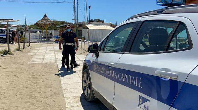 Ostia, blitz dei vigili: controlli e chiusure dei locali