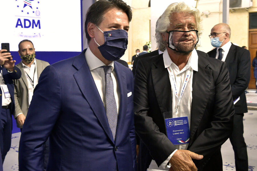 Terremoto 5 Stelle, Grillo invita al silenzio: “Le sentenze si rispettano, ora confronto con Conte”