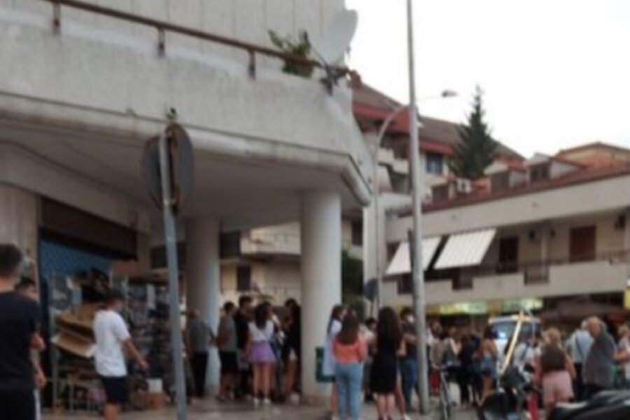 Investita da una microcar, muore mamma di 40 anni: la figlia di 5 anni salva per miracolo