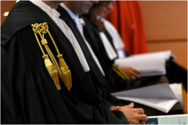 Porte girevoli tra politica e magistratura, Napoli si divide e il governo cerca una soluzione