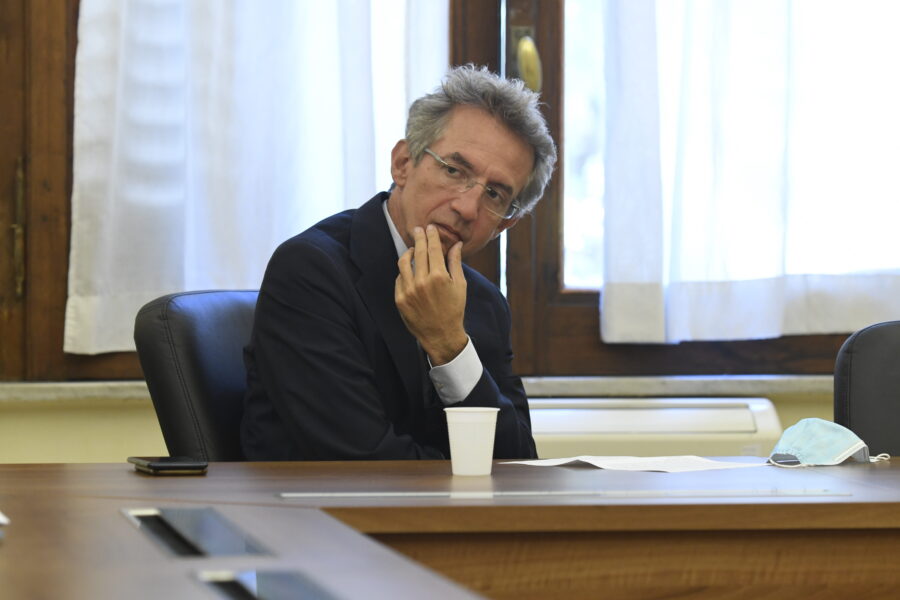 Il patto per Napoli sul debito di Manfredi non basta