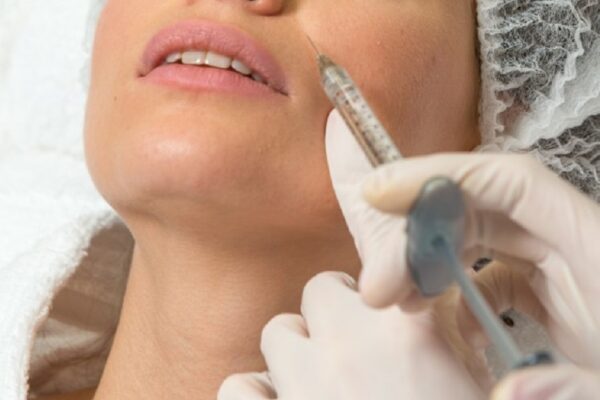 Chirurgia plastica low cost e botox bar, la denuncia di D’Andrea: “Il risparmio mette a rischio la vita”