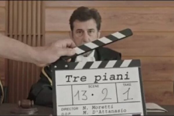 Il ritorno di Nanni Moretti: per lanciare Tre piani canta Soldi di Mahmood