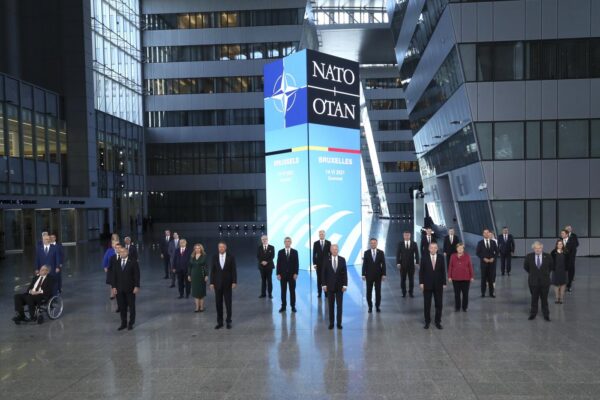 Dalla Nato messaggi a Russia e Cina: “Mosca una minaccia alla sicurezza, con Pechino no a Guerra Fredda ma timori per il nucleare”