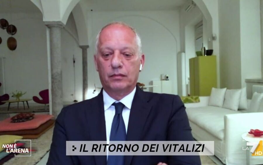 “Guadagno 160mila euro, teniamo stipendi bassi per far lavorare i giovani”, Peter Gomez e lo scontro con Telese