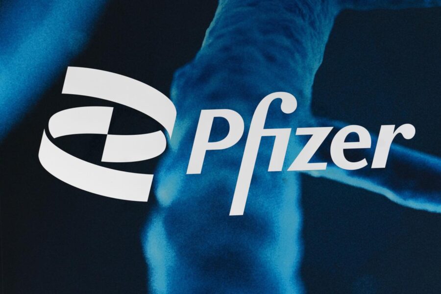 Bugiardino del vaccino Pfizer, composizione del farmaco a mRNA approvato dall’Aifa