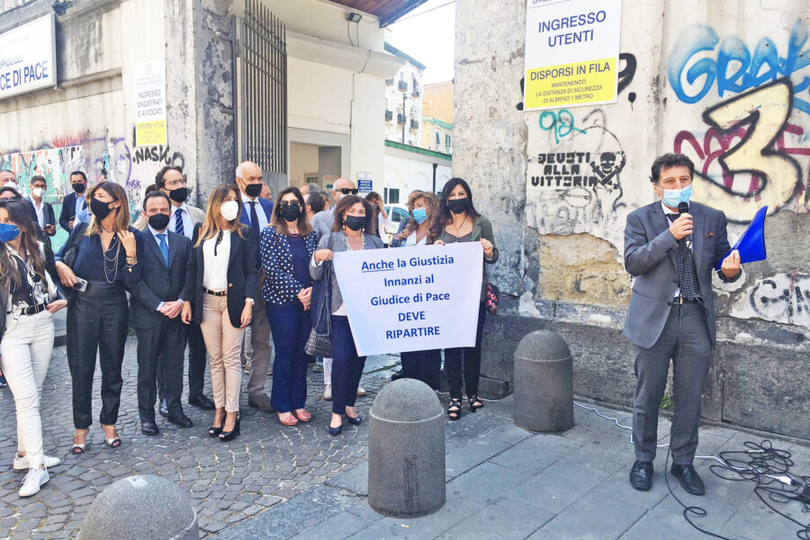 Giudice di pace nel caos, la proposta degli avvocati: “Subito rito telematico e nuovo calendario”