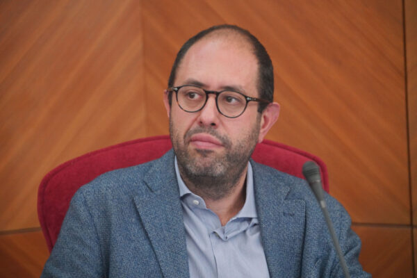 “Basta reddito di cittadinanza, puntiamo sulla formazione”, parla Tommaso Nannicini