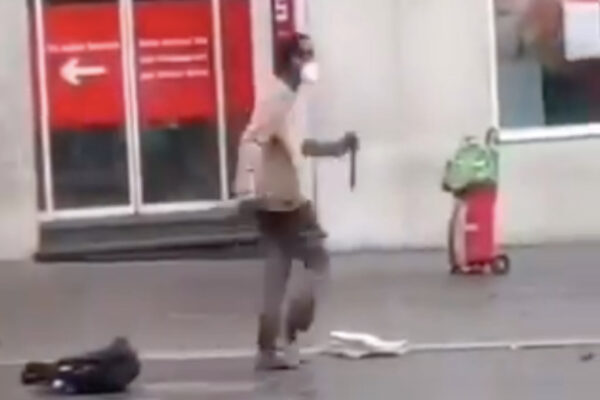 Terrore in Germania, accoltella passanti in strada: 3 morti e 15 feriti