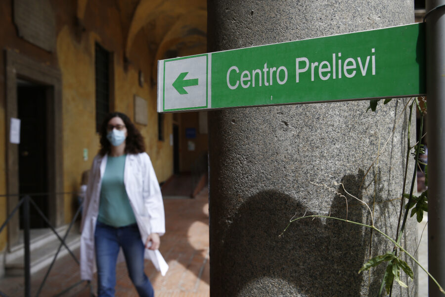 Foto Cecilia Fabiano/ LaPresse 
15 Maggio 2020 Roma, Italia
Cronaca 
Fase 2: il nuovo centro prelievi del del Santo Spirito per l’esame sierologico 
Nella foto: il Centro prelievi
Photo Cecilia Fabiano/LaPresse
May 15 , 2020 Rome, Italy
News
Italy Phase 2: Santo Spirito Hospital analize blood for the sierological survey
In the pic: Blood Center