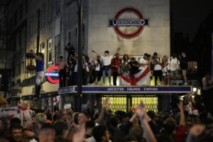 Il covid dilaga nel Regno Unito (32mila casi), Inghilterra-Italia: tifosi azzurri max 12 ore a Londra